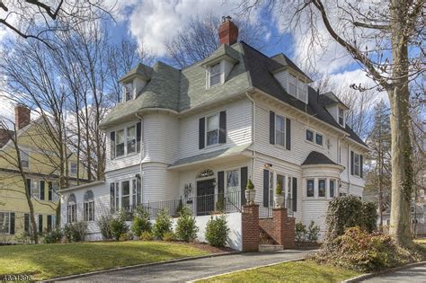 Montclair nj zillow - Recently sold homes in Montclair, NJ had a median listing home price of $899,000. There were 162 properties sold in Montclair, NJ, which spent an average of 24 days on the market.